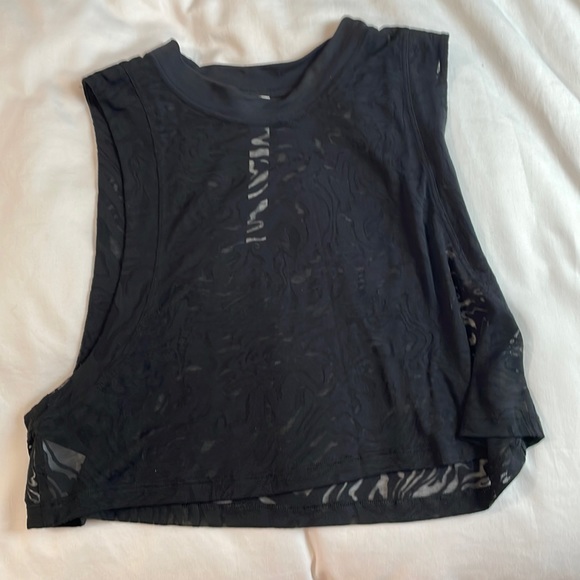 lululemon athletica Tops - Lululemon veil crop tank